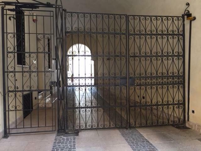 شقة Palazzo Guerrieri Da Fermo مانتوفا المظهر الخارجي الصورة