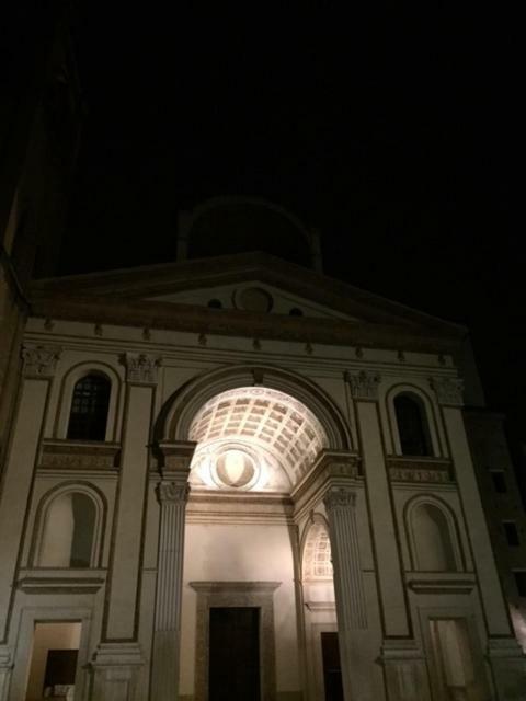 شقة Palazzo Guerrieri Da Fermo مانتوفا المظهر الخارجي الصورة