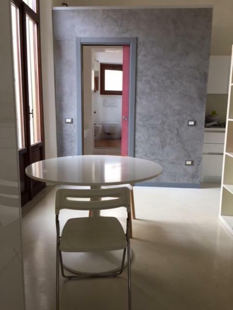 شقة Palazzo Guerrieri Da Fermo مانتوفا المظهر الخارجي الصورة